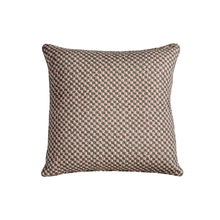Load image into Gallery viewer, Fermoie Large Square Pillows 21.5"