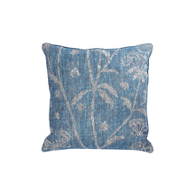 Load image into Gallery viewer, Fermoie Large Square Pillows 21.5"