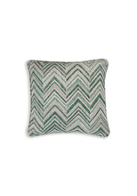 Load image into Gallery viewer, Fermoie Large Square Pillows 21.5"