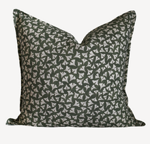 Load image into Gallery viewer, 22"x22" Vera Pillow