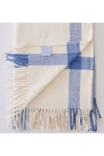 Load image into Gallery viewer, Weezie Throw Blanket