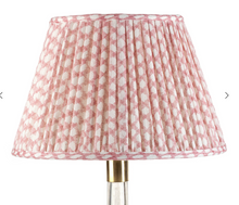 Load image into Gallery viewer, Fermoie 18" Round Lampshade