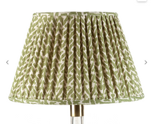 Load image into Gallery viewer, Fermoie 18" Round Lampshade